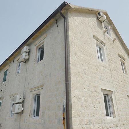 Apartments Mir I Dobro Котор Екстериор снимка