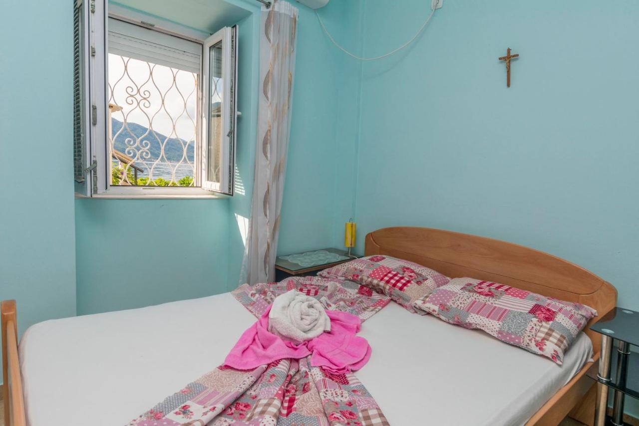 Apartments Mir I Dobro Котор Екстериор снимка