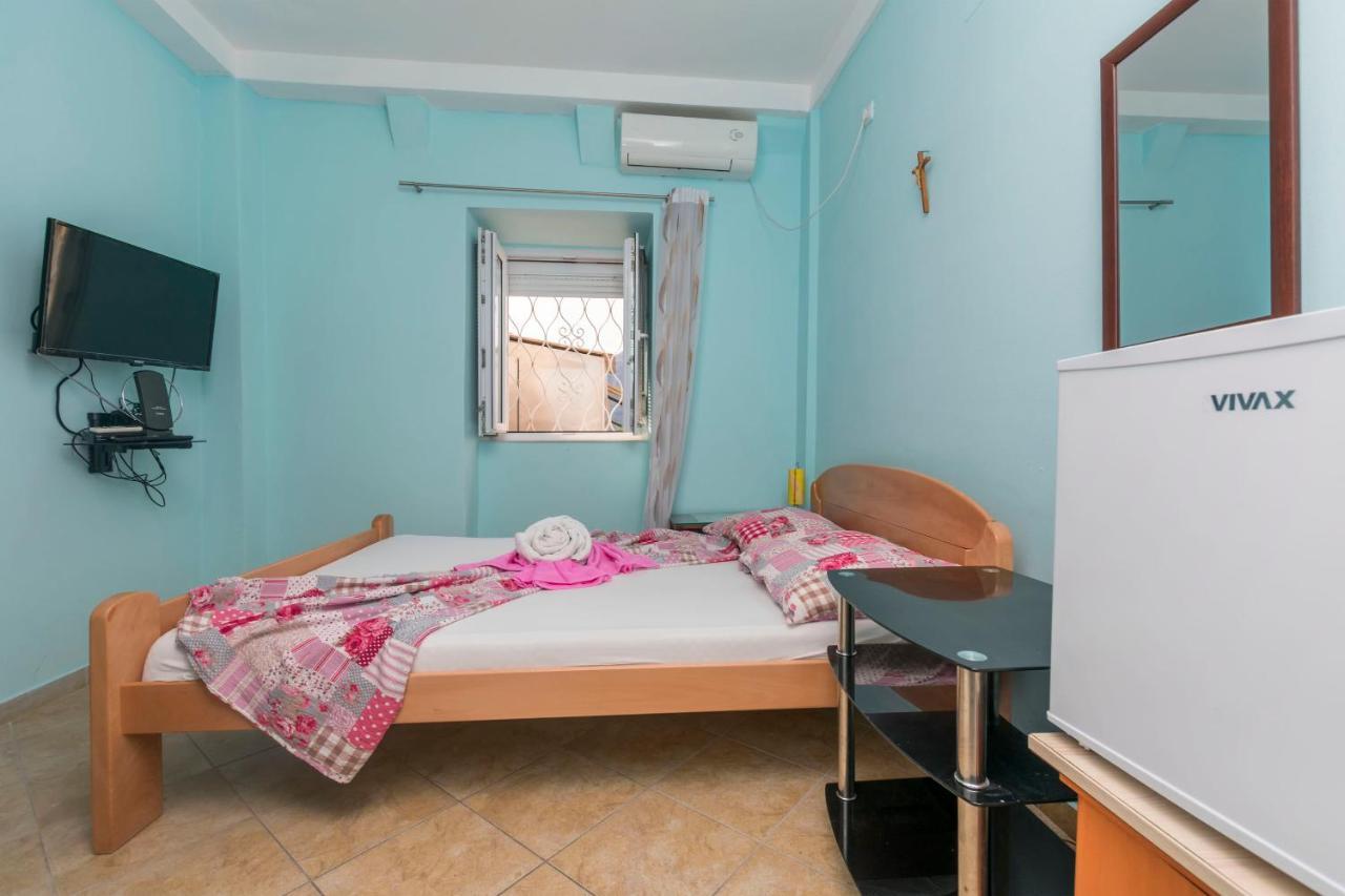 Apartments Mir I Dobro Котор Екстериор снимка