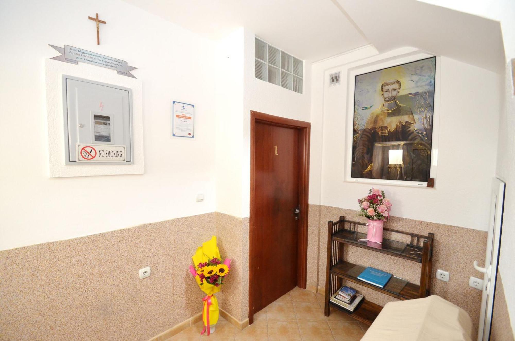 Apartments Mir I Dobro Котор Екстериор снимка