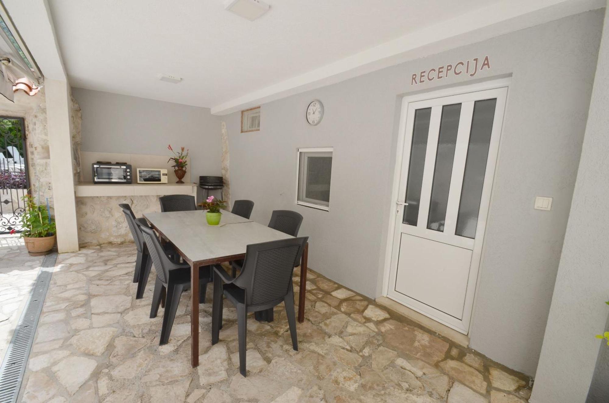 Apartments Mir I Dobro Котор Екстериор снимка