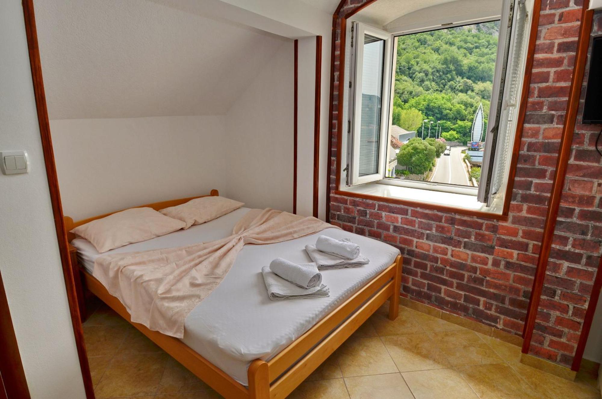 Apartments Mir I Dobro Котор Екстериор снимка