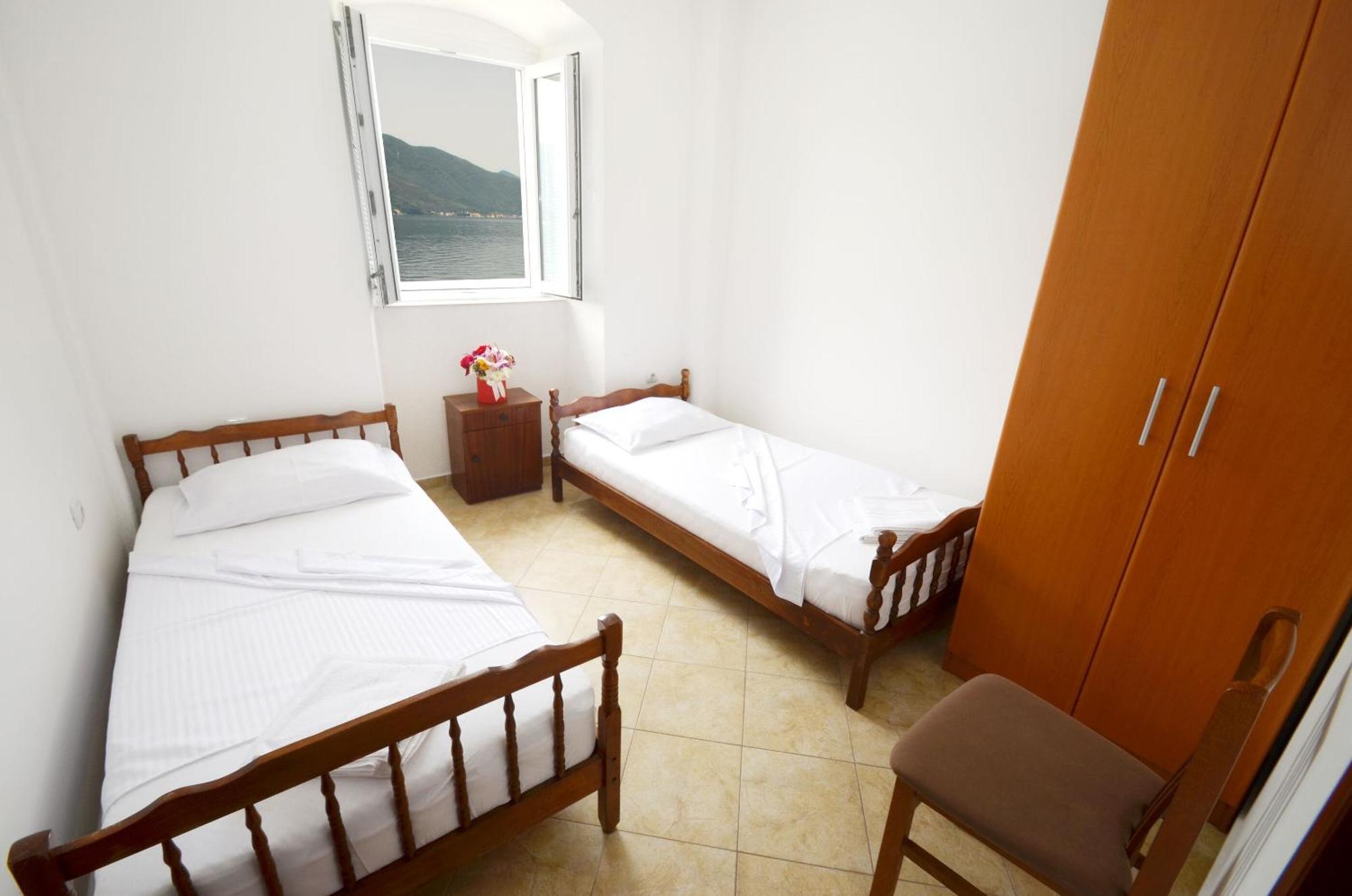 Apartments Mir I Dobro Котор Екстериор снимка